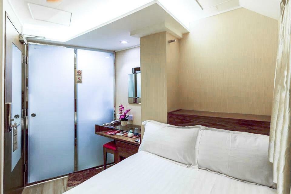Shanghai Red Hong Kong Exterior photo